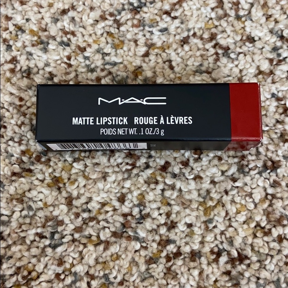 MAC Matte Lipstick “Chili”